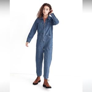 SALE🌸🌺Madewell Garment- Dyed Denim Cropped Coverall Jumpsuit- firm